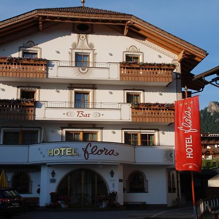 Hotel Flora Selva di Val Gardena Exteriör bild