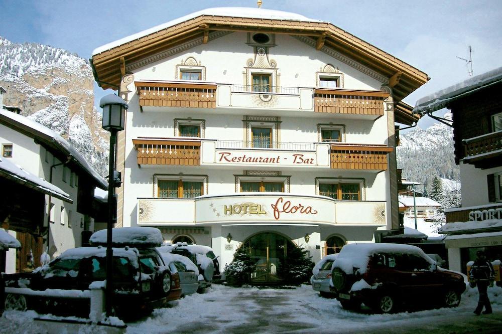 Hotel Flora Selva di Val Gardena Exteriör bild