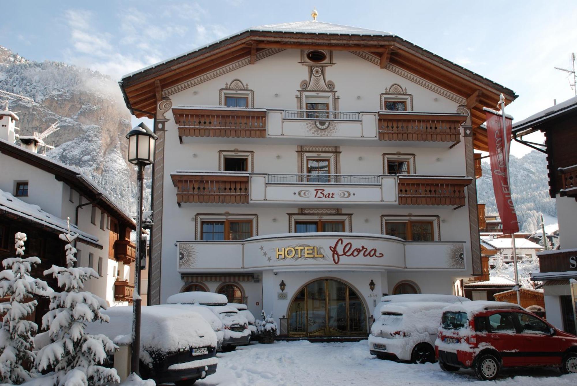 Hotel Flora Selva di Val Gardena Exteriör bild