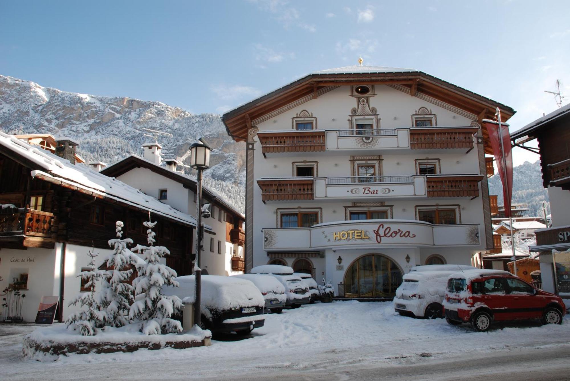 Hotel Flora Selva di Val Gardena Exteriör bild